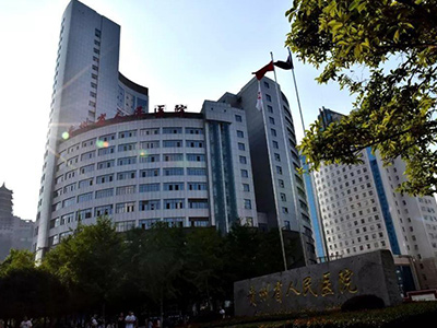 燕威娜-卡露萨娃医生讲解国内供卵试管代怀服务辟谣,能够选择基因+